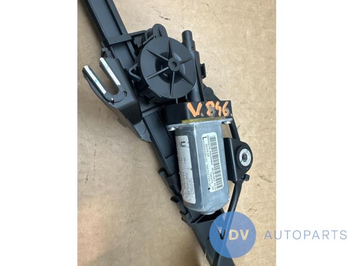 Podajnik pasa lewy Mercedes C-Klasse