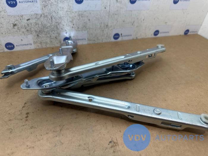 Motorkap Scharnier Mercedes 190E/D