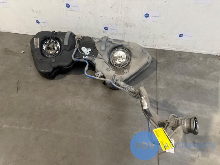 Tank Mercedes C-Klasse