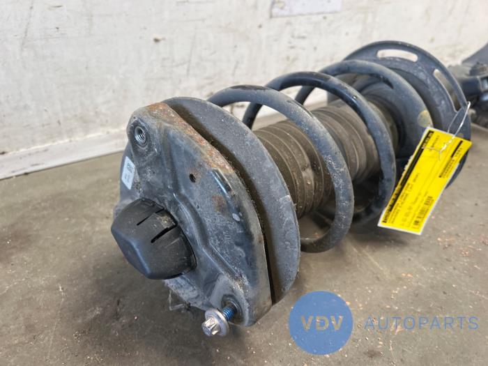 Fronts shock absorber, left Mercedes C-Klasse