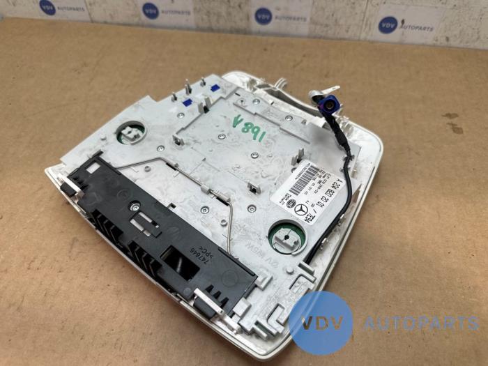 Oswietlenie wewnetrzne przód Mercedes C-Klasse