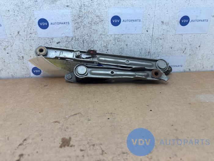 Zawias pokrywy silnika Mercedes 190E/D