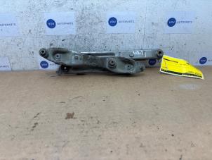 Gebruikte Motorkap Scharnier Mercedes 190 (W201) 2.0 D Prijs € 42,35 Inclusief btw aangeboden door Autoparts Van De Velde