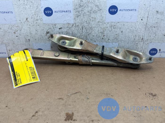 Zawias pokrywy silnika Mercedes 190E/D