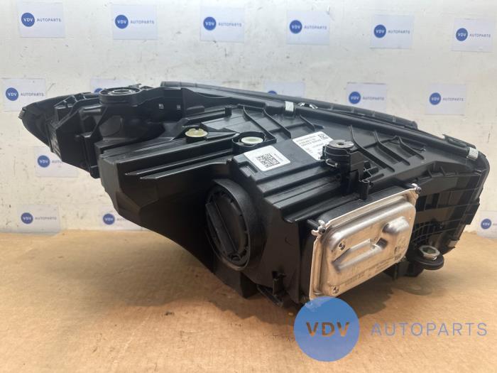 Headlight, left Mercedes C-Klasse