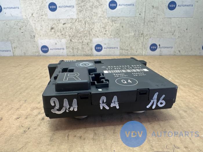 Módulo de cierre centralizado Mercedes E-Klasse