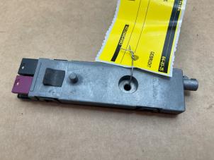 Gebruikte Antenne Mercedes E (W212) E-220 CDI 16V BlueEff.,BlueTEC 4-Matic Prijs € 36,30 Inclusief btw aangeboden door Autoparts Van De Velde