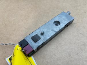 Gebruikte Antenne Mercedes E (W212) E-220 CDI 16V BlueEff.,BlueTEC 4-Matic Prijs € 36,30 Inclusief btw aangeboden door Autoparts Van De Velde