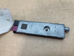 Gebruikte Antenne Mercedes C (C204) 1.8 C-250 CGI 16V BlueEfficiency Prijs € 36,30 Inclusief btw aangeboden door Autoparts Van De Velde