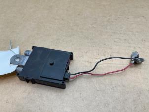 Gebruikte Antenne Mercedes ML II (164/4JG) 3.0 ML-300 CDI 4-Matic V6 24V Prijs € 48,40 Inclusief btw aangeboden door Autoparts Van De Velde