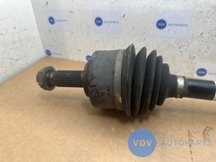 Aandrijfas links-voor Mercedes Vito