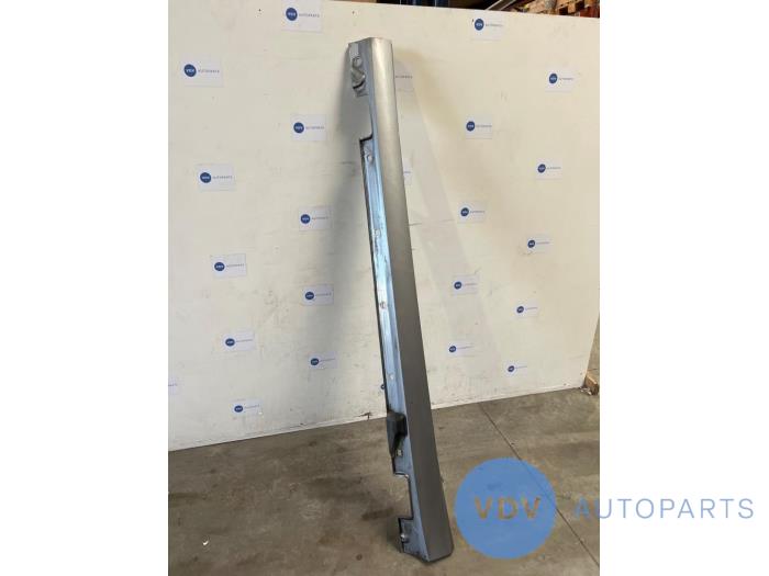 Sill, left Mercedes E-Klasse