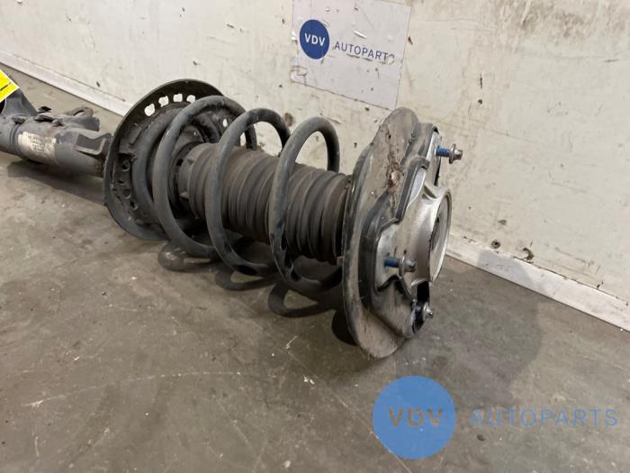 Fronts shock absorber, left Mercedes E-Klasse