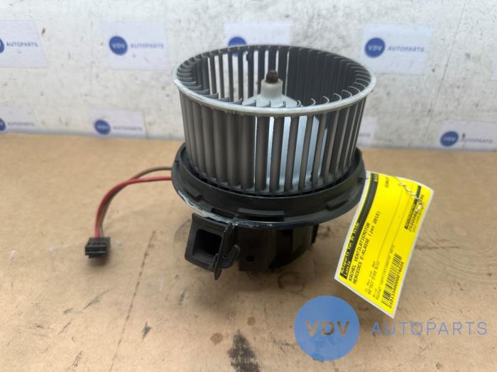 Heating and ventilation fan motor Mercedes E-Klasse