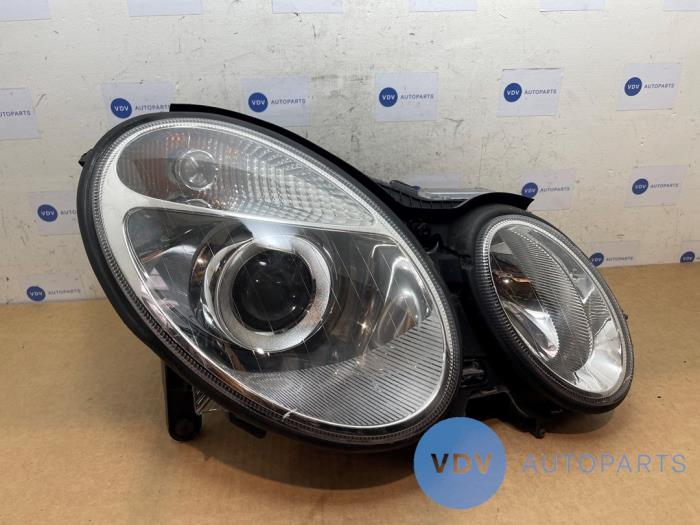 Headlight, right Mercedes E-Klasse
