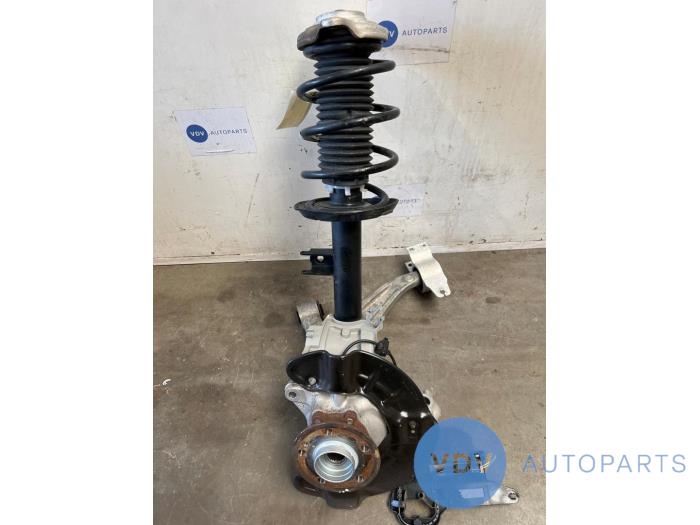 Achsschenkel links vorne Mercedes CLA