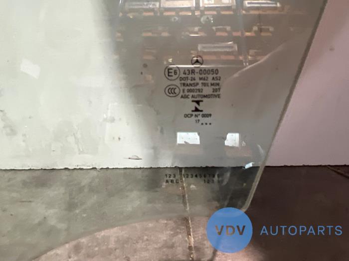 Ventanilla de puerta de 4 puertas izquierda delante Mercedes C-Klasse