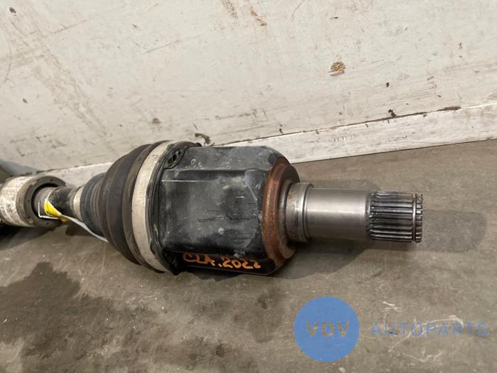 Aandrijfas links-voor Mercedes CLA