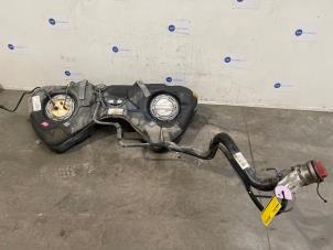 Gebruikte Tank Mercedes E Estate (S212) E-300 Hybrid,BlueTec Hybrid V6 24V Prijs € 181,50 Inclusief btw aangeboden door Autoparts Van De Velde