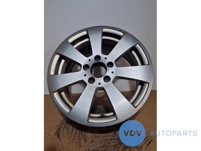 Llanta Mercedes C-Klasse