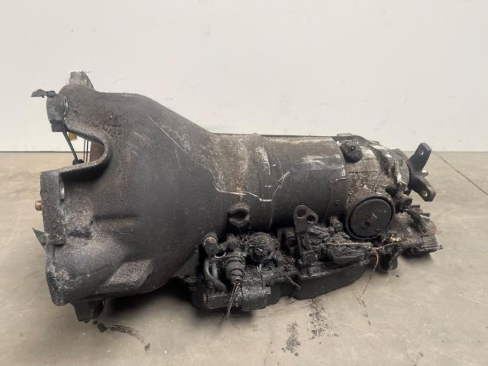 Versnellingsbak van een Mercedes-Benz SL (R129) 5.0 500 SL 32V 1990