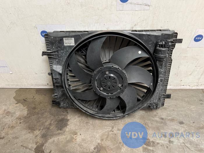 Engine cooling fan Mercedes CLS-Klasse