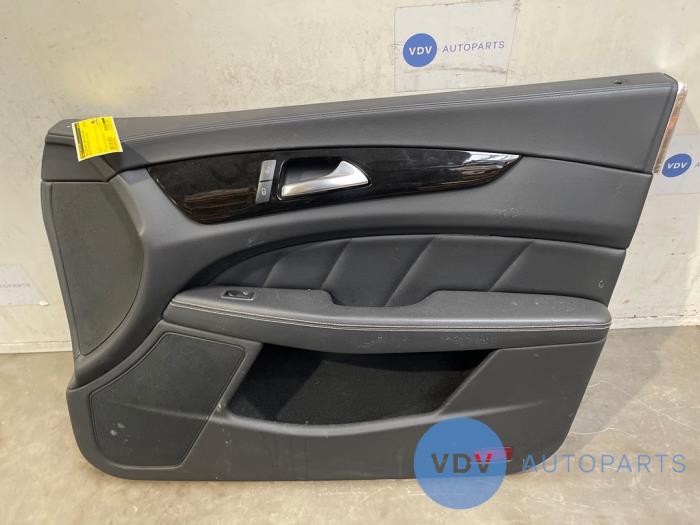 Tapicerka drzwi prawych przednich wersja 4-drzwiowa Mercedes CLS-Klasse