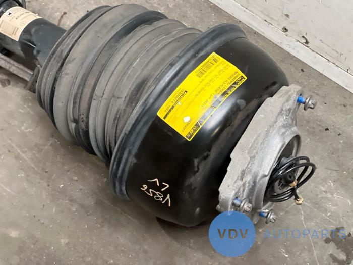 Fronts shock absorber, left Mercedes CLS-Klasse