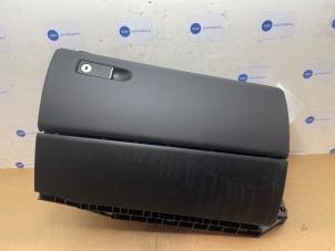 Gebruikte Dashboardkastje Mercedes CLS (C218) 250 CDI BlueEfficiency,BlueTEC, 250 d Prijs € 90,75 Inclusief btw aangeboden door Autoparts Van De Velde