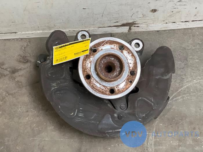 Fusee links-voor Mercedes V-Klasse