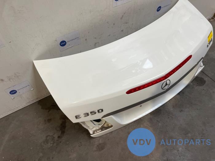 Pokrywa bagaznika Mercedes E-Klasse