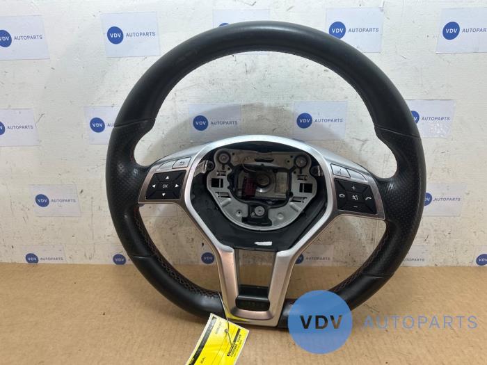 Volante Mercedes CLA