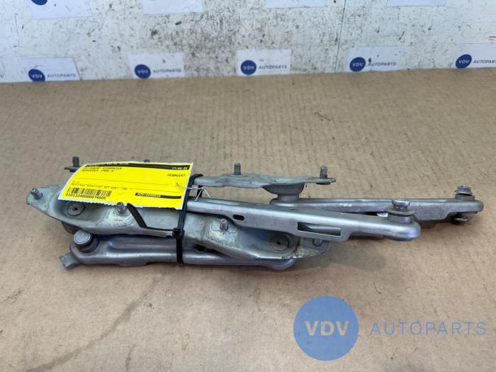 Zawias pokrywy silnika Mercedes 190E/D