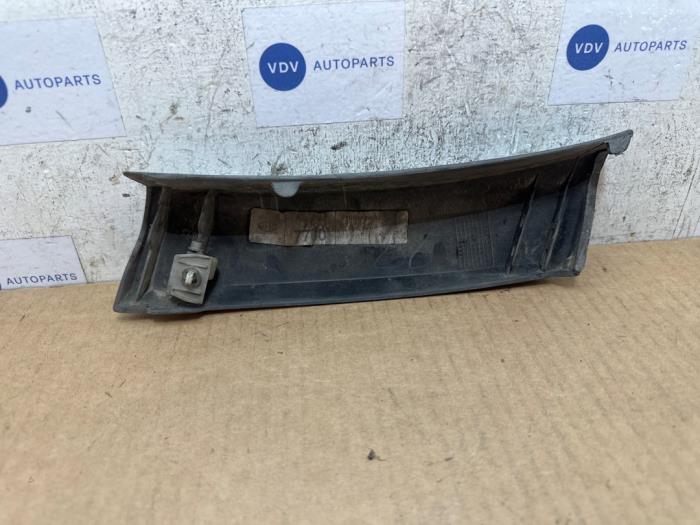 Embellecedor Mercedes 190E/D