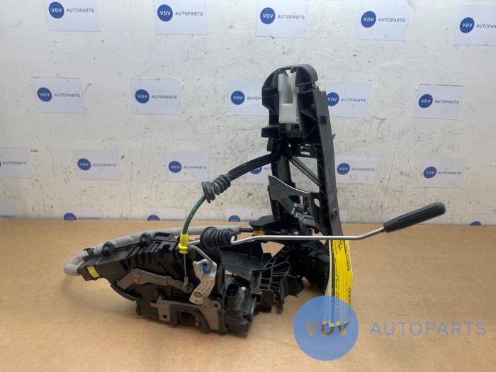Front door lock mechanism 4-door, right Mercedes C-Klasse
