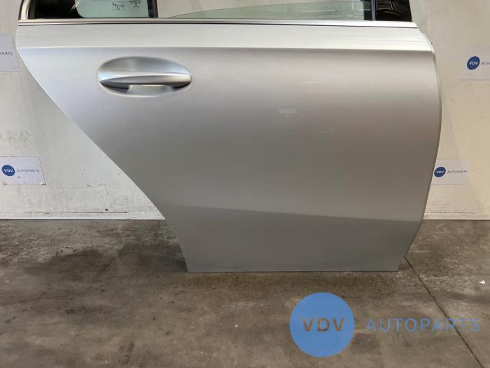 Puerta de 4 puertas derecha detrás Mercedes A-Klasse