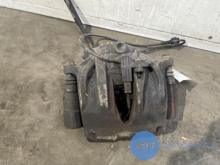 Etrier de frein (pince) avant gauche Mercedes E-Klasse