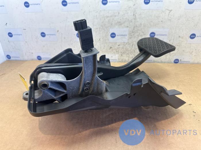 Brake pedal Mercedes E-Klasse