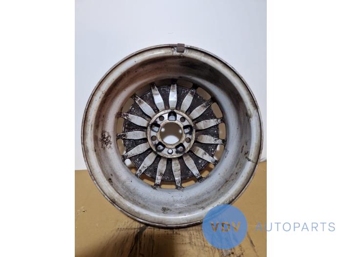 Llanta Mercedes 190E/D