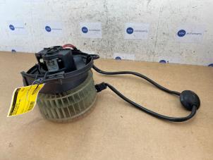 Gebruikte Chaufage Ventilatiemotor Mercedes E (R124) 220 CE 16V Prijs € 102,85 Inclusief btw aangeboden door Autoparts Van De Velde