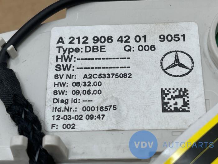 Oswietlenie wewnetrzne przód Mercedes E-Klasse