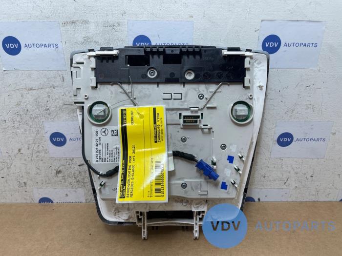 Oswietlenie wewnetrzne przód Mercedes E-Klasse