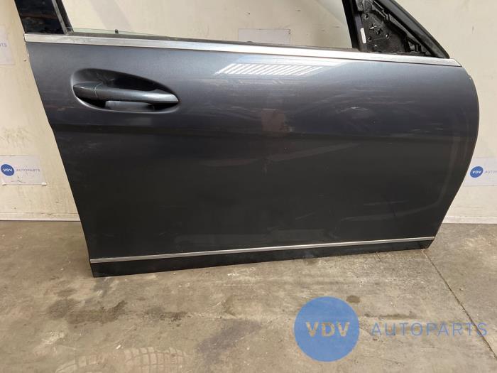 Drzwi prawe przednie wersja 4-drzwiowa Mercedes C-Klasse