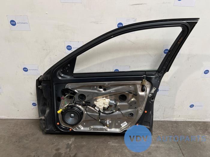Drzwi prawe przednie wersja 4-drzwiowa Mercedes C-Klasse