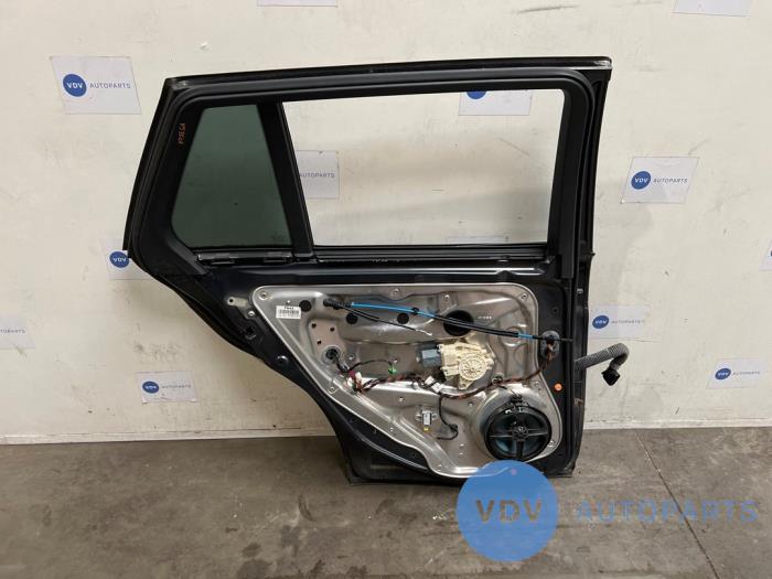 Tür 4-türig links hinten Mercedes C-Klasse