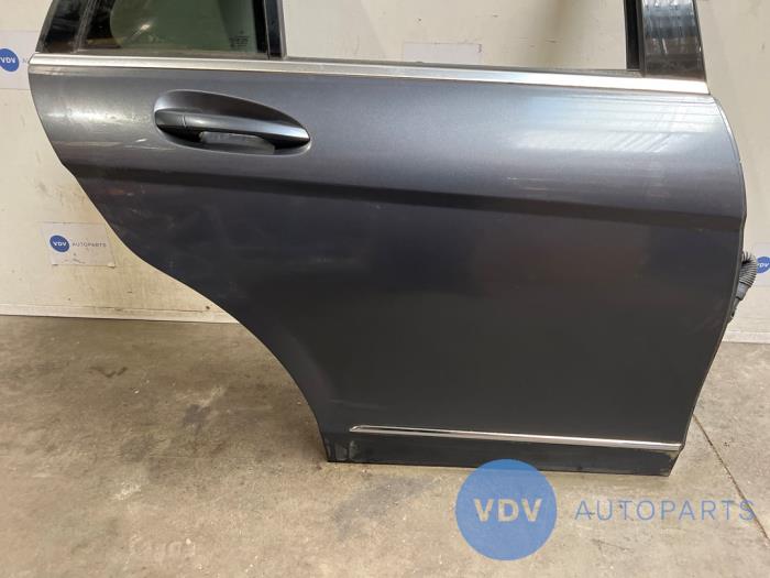 Drzwi prawe tylne wersja 4-drzwiowa Mercedes C-Klasse