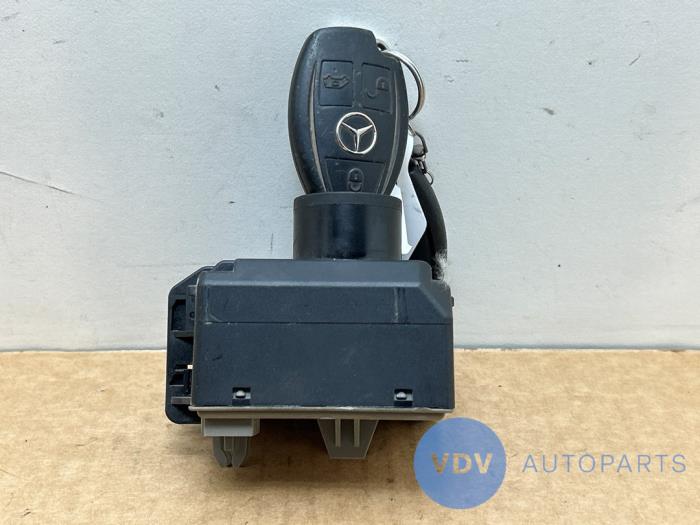 Ignition lock + computer Mercedes B-Klasse