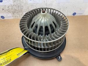 Gebruikte Chaufage Ventilatiemotor Mercedes E (W211) 2.2 E-200 CDI 16V Prijs € 54,45 Inclusief btw aangeboden door Autoparts Van De Velde