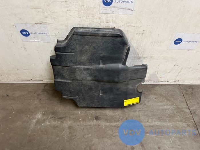 Pokrywa silnika Mercedes Vito