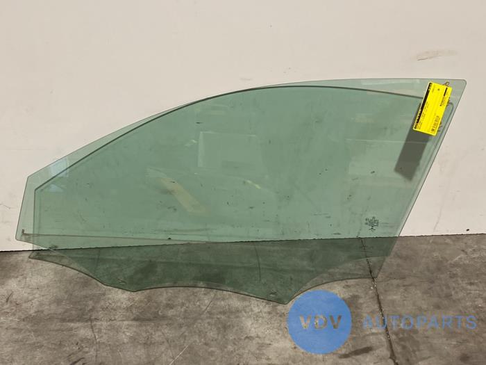 Door window 4-door, front left Mercedes C-Klasse
